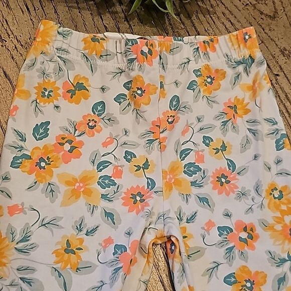 Girls floral spandex shorts size 5 new condition - Picture 2 of 5